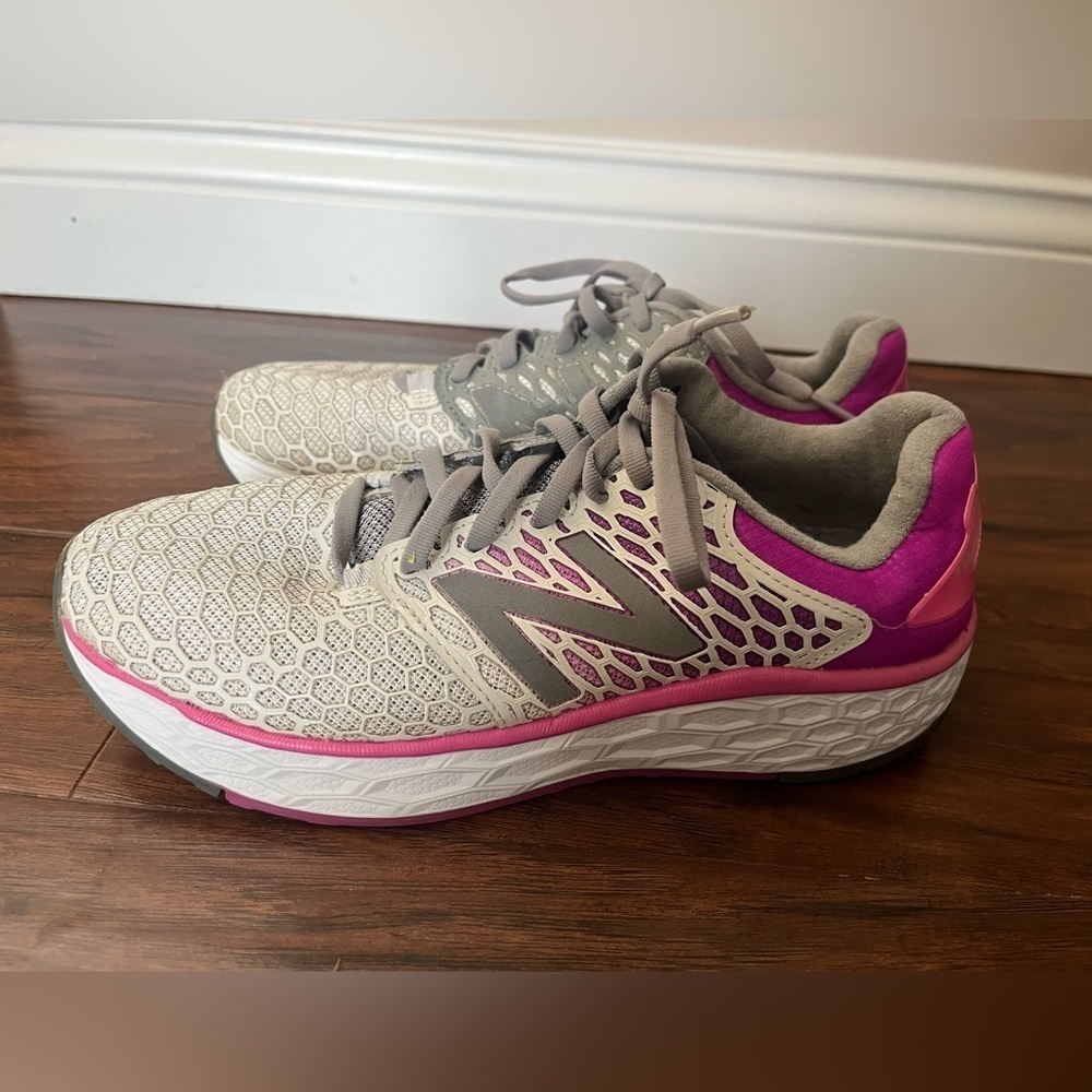New Balance Fresh Foam Vongo v3 Women's Purple and Gray Running Shoes-Size 9 - Picture 4 of 9